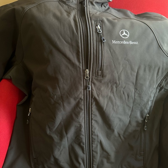 Men’s new Mercedes-Benz jacket with the tag have size XL authentic 100% - Picture 10 of 10